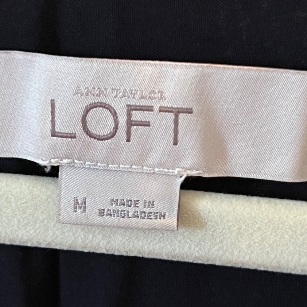 Ann Taylor LOFT Blouse, Black, Size Medium - Picture 2 of 4